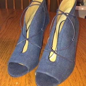 G.I.L.I. jean material heels